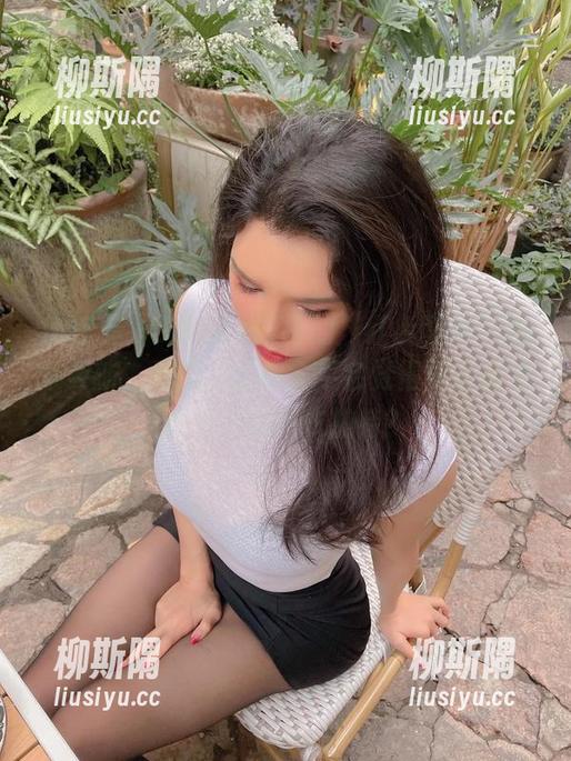微密圈 - Jessie婕西的“红色睡袍”图集更新，看完之后你会不会觉得要重新考虑自己的睡衣加特？