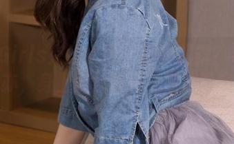 KelaGirls克拉女神 – 原图泄露？私拍的景亦，身上的礼服好像有故事呢。