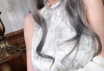 哈哈，Machi马吉的牛仔裤cos难道是逆天的魔法？快来看看这精彩图册！
