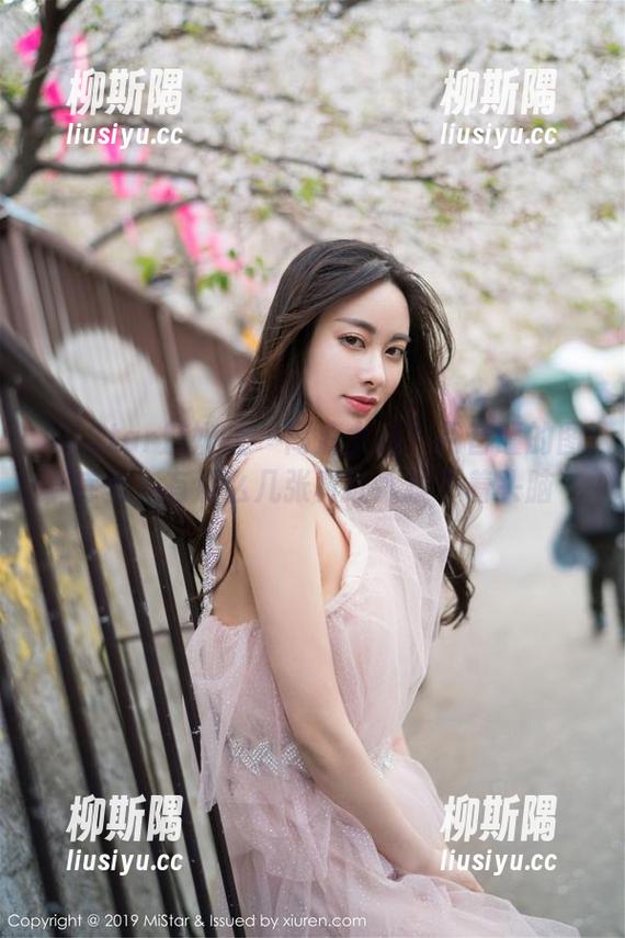 MiStar魅妍社 - 高清女孩？月音瞳的图库里，有那么几张真让人摸不着头脑