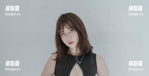 在MyuA(뮤아)的在线写真中，粉色猫娘的日常，似乎酸甜苦辣都有了！