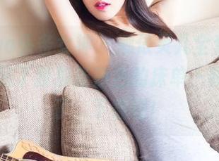 TouTiao头条女神 – 娜依灵儿全套白色，让我想起了我那张白色的床单…额，不说了，下载吧！