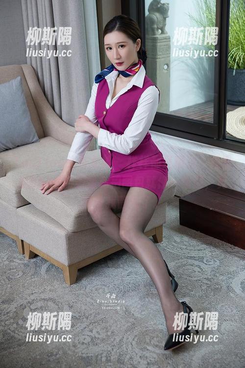 TouTiao头条女神-杨漫妮baby TouTiao头条女神 - 样样都是精致,杨漫妮baby的美足私拍图包就像一幅画,竟然让我静默了。