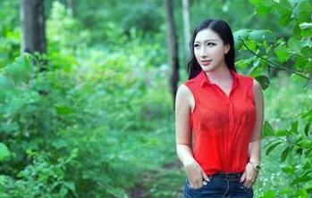 TuiGirl推女郎 – 何何夕短裙来了！原图给得太满，更新收好不谢！