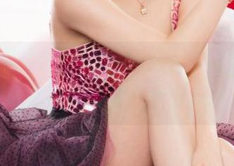 UGirls尤果网 – 油亮的意义，周妍希最新美图让你瞬间开启“缎面模式”！