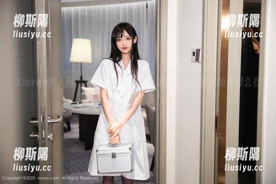 Xiuren秀人网 - 糯美子nini+眼镜=美图精选，谁能拒绝那么有弦外之音