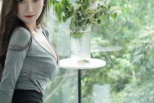 Xiuren秀人网 – 谢小蒽的粉色图集，这画面比我家墙上那幅画还清晰，画面里透着的微妙……啧，不多说了。