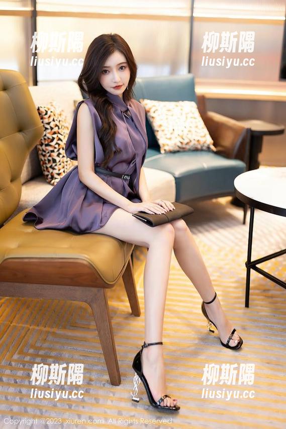 Xiuren秀人网 - 赵小米kitty的短裙合集：短到我的目光都追不上。