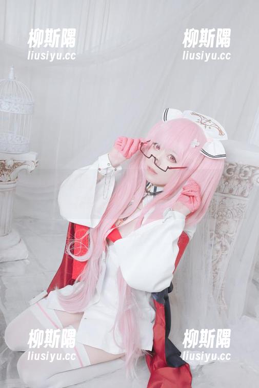 在高清图册里，asagiriai(爱ちゃん)的花嫁成了别样的风景