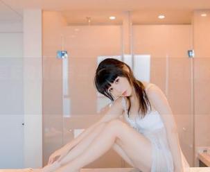 usejan蓝蓝的晨曦写真：早上六点，我的衰容也升起了。