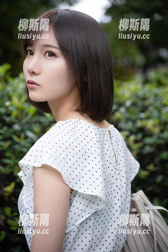 裸足写真更新，けん研的脚跟我有缘吗？