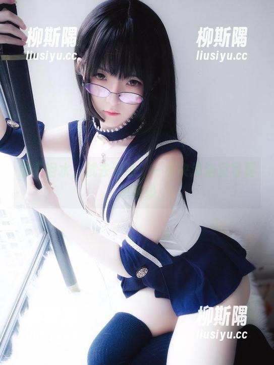 一小央泽 擦干泪水,拭去泡沫:一小央泽浴室写真思考录