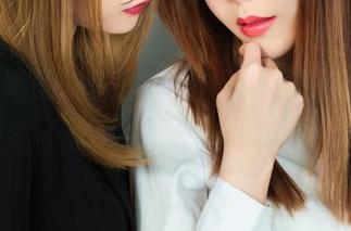 丽柜 – 她的油亮就像个流动的福利信号，AMY果然不愧是博主界的“油画大师”。