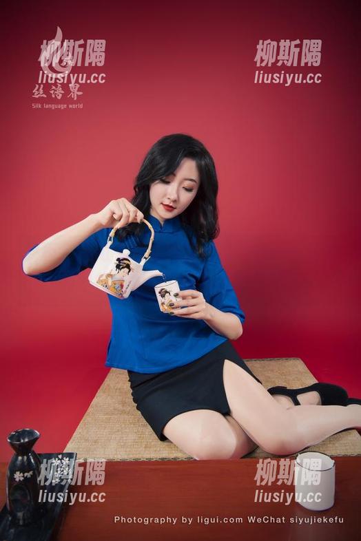 丽柜 - 当可馨遇上豹纹，结果是……私房照的气场太强，得小心心脏哦！
