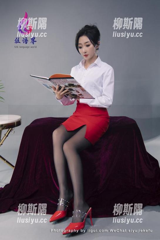 丽柜 - 原图大公开！心心的御姐写真，让人忍不住多看几眼！