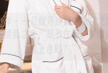 克拉女神 – 一旦翻开钟淇的粉红之魅图包，眼花缭乱之余，忍不住想：“这是要给我上色吗？”