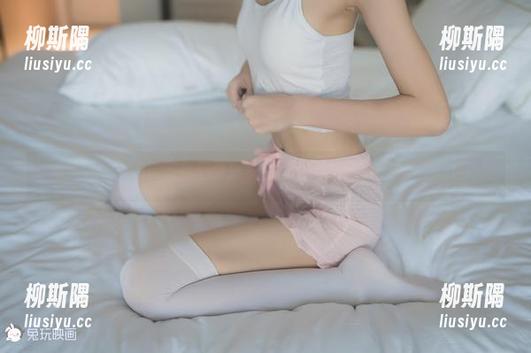 草莓冰，一张能被我们拿来多想的原图，兔玩映画你真会选！