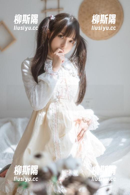 高清六味帝皇酱眼镜款：眼真大，心也是，这画面不一般！
