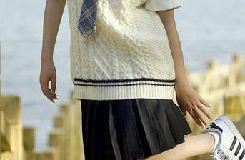 初夏女神 – 照片分享：环环的瑜伽，让我也想试试那种柔韧感！