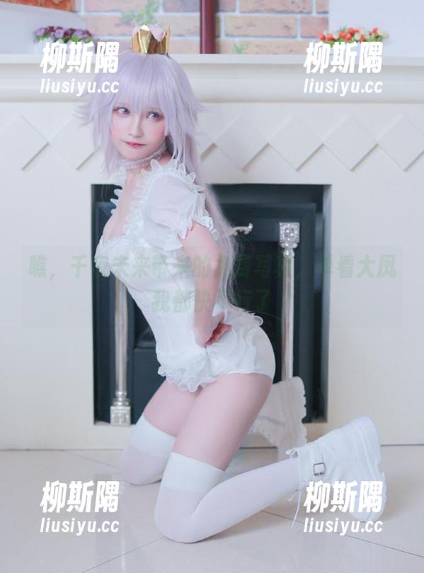 瞧，千夜未来带来的免费写真，单看大凤我都快不行了