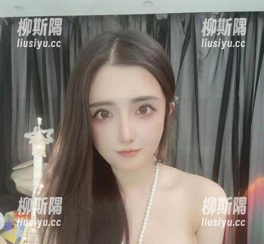 微密圈 - 不看古阿扎长腿写真，网盘的空间就显得太空荡荡了！
