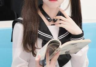 跟着兔兔去水里扑腾，可可小白兔的图包真心有趣！
