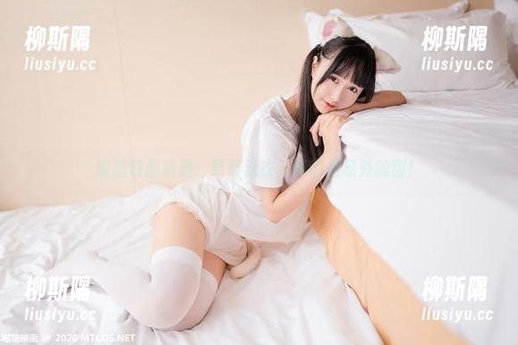 喵糖映画 喵糖映画精选:草莓泳衣,真的是意外的甜!