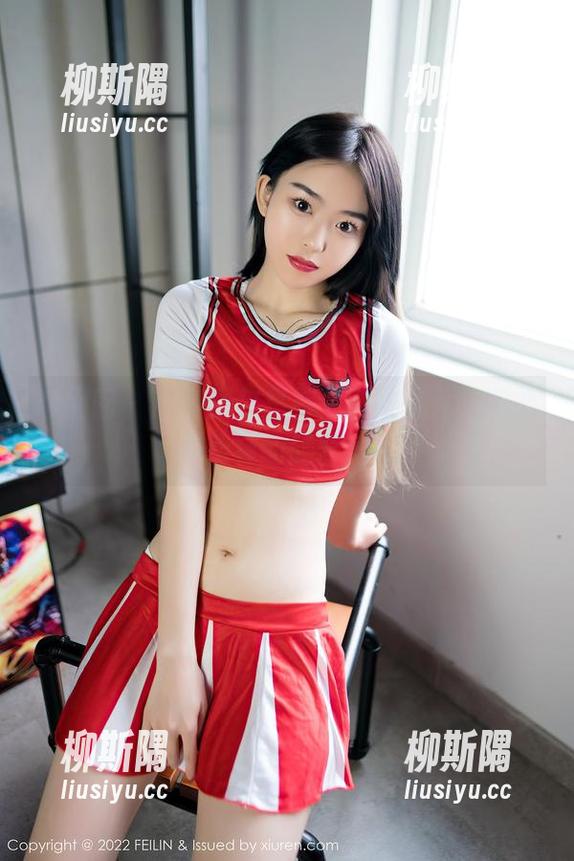 嗲囡囡 - 高清图包里有个娜依灵儿，甜心是伪装的武器吗？