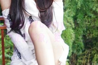 嗲囡囡 – 小蛮妖Yummy的制服写真馆：不止于形象，更多是态度