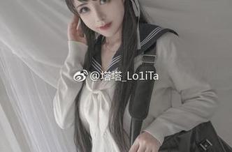每张壁纸都有千言万语，看看塔塔_Lo1iTa的秘书风范吧