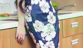 头条女神 – 私拍果儿Victoria的黑白作品，让人感到心底的微妙波动