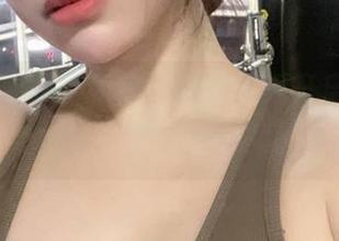 微密圈 – 鲜红私房，奶宝妹纸开启了属于她的“色”彩合集。
