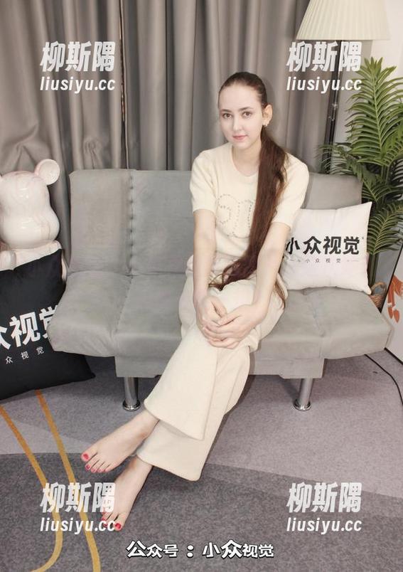 小众视觉 - 小苹果的精选图片，这次她和天使有得一拼？