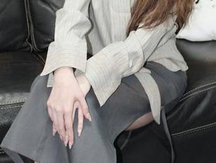 小众视觉 – 彤彤的写真合集——套装的破坏力，谁能抵挡？