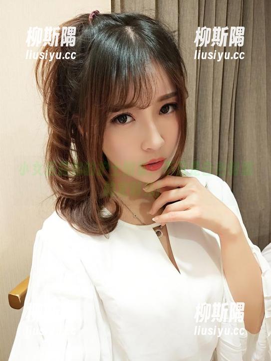 小女巫露娜的护士图集：不只是白色制服的定制秀！