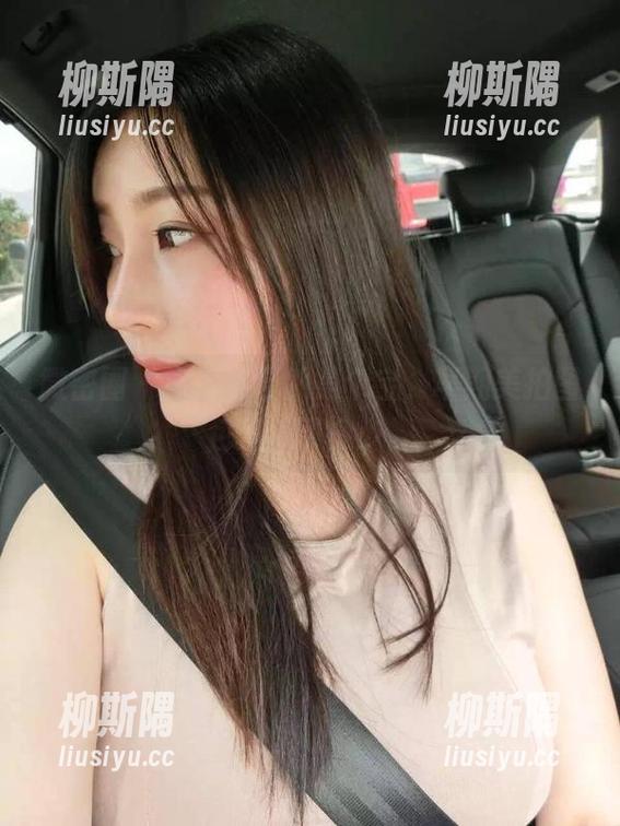 微密圈 - 小芯酱已然是个宝，早期美拍图包里藏了多少。