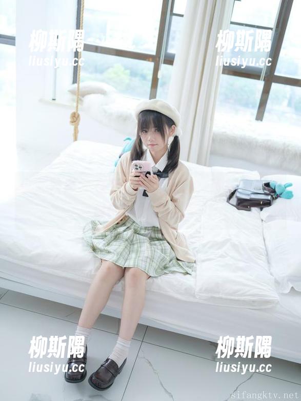 少女秩序 - 在乐栀的套图中，剧情细腻得像幅美丽的谜题。