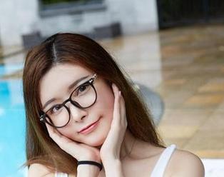 尤物馆 – 不下载baby贝贝的美足合集，你再想也得不到！