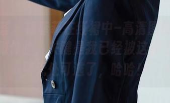 尤蜜荟 – 穆菲菲在红裙中–高清图库带来的俯瞰体验，关键是我已经被这裙子吸引到无处可逃了，哈哈！