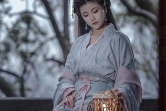 巴鲁巴鲁BaRu，这件皮衣和我的眼神之间的那种默契，绝了！照片把这份默默传达全记录了。