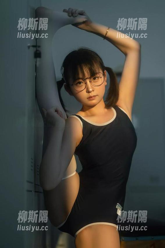 幼水铃衣的校园自由行：图包慢慢翻阅