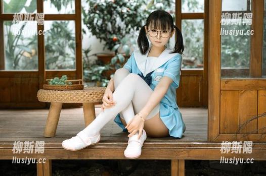 幼水铃衣 翻到幼水铃衣的裸足写真集,真心二次元气息扑面而来,更新太好看!