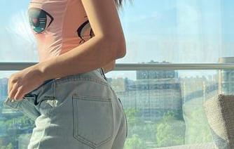 微密圈 – 油亮黑丝制服，张思允的美图就像冬天的热汤，暖到心窝