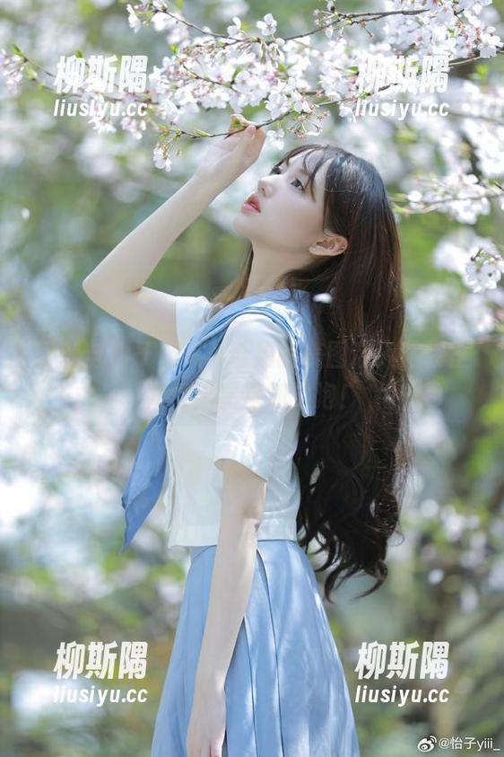蕾丝与怡子yiii，合拍的美图让人脑袋里只冒出星星和泡泡！