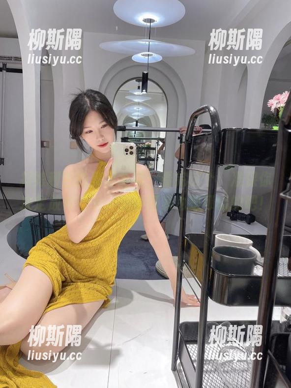 抖娘利世的美足全集：看完这个，准保你决定放弃鞋子，光脚回家也是可以的吧！
