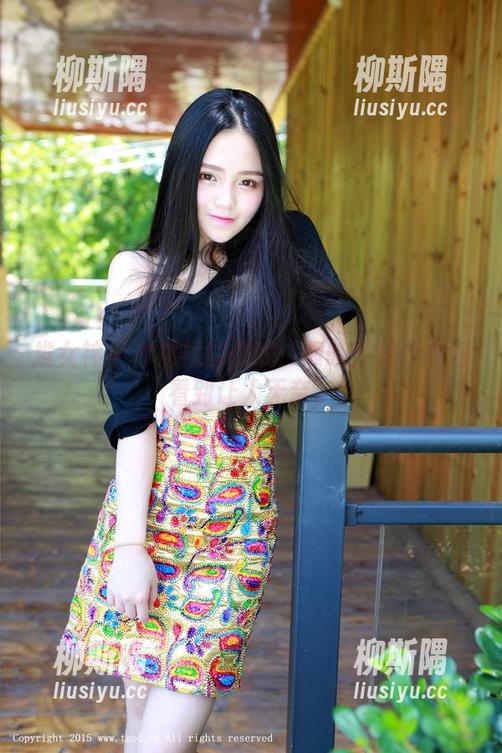 推女神 - 赤裸裸的在线：谭晓彤连体衣好看到让人无奈。