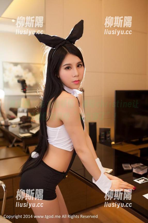 推女神 - 毛衣新领悟，黄可christine让美图们都直呼“太会穿了”！