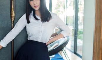 推女郎 – 短裙与风，Lina在高清图册中很认真地演绎一场无心之举