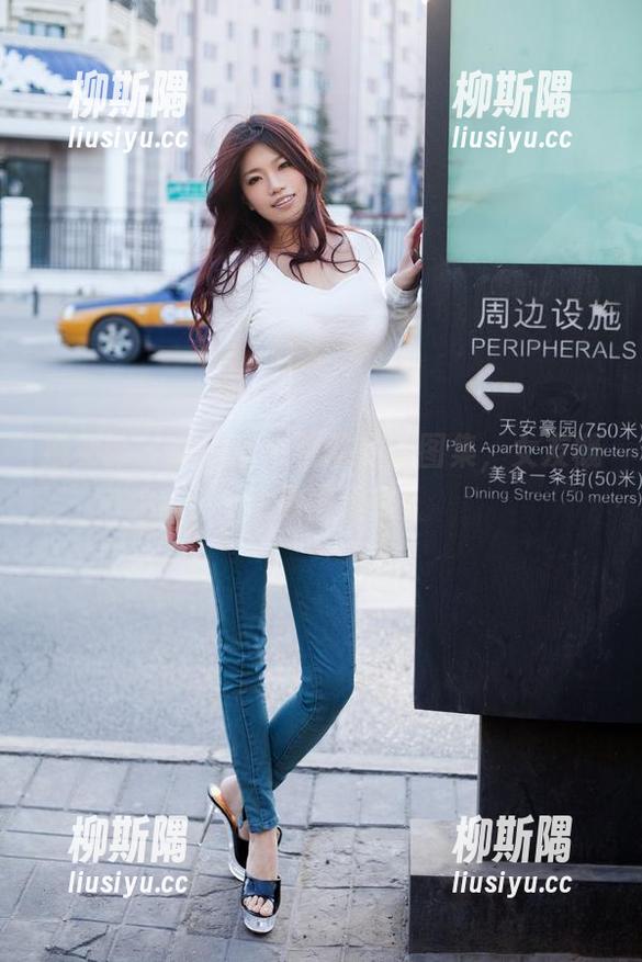 推女郎 - 翻翻赵惟依的私拍图集，女友概念依旧火热