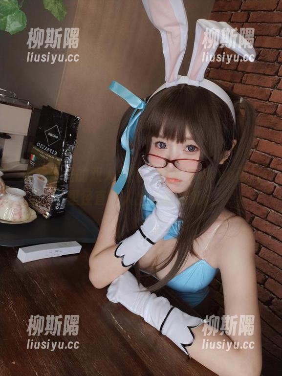这无圣光的双人女仆，摇摇乐yoyo照片里径直让人出戏的劲儿。